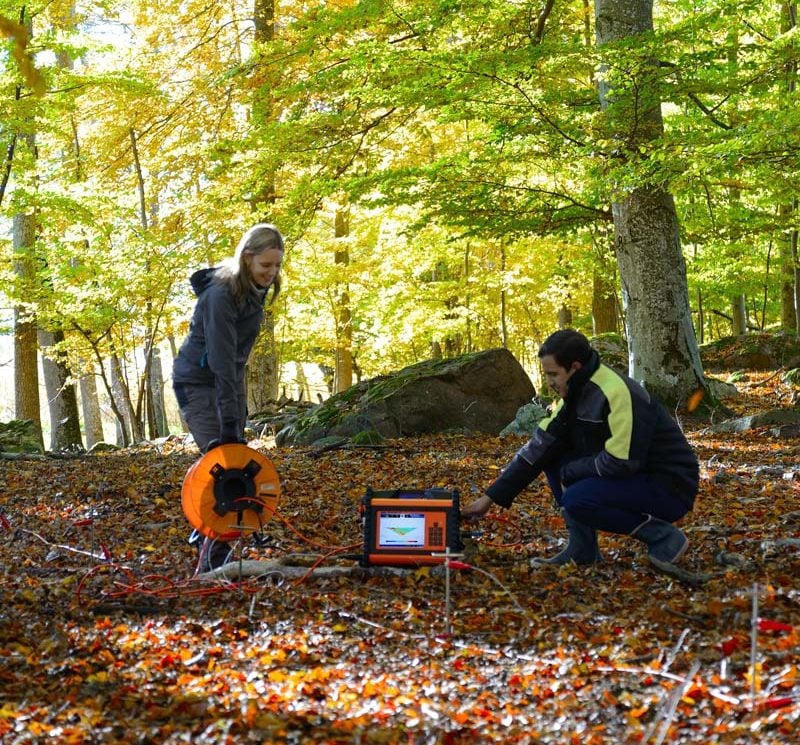 ABEM_Terrameter_LS_field_DSC7988_800x1199